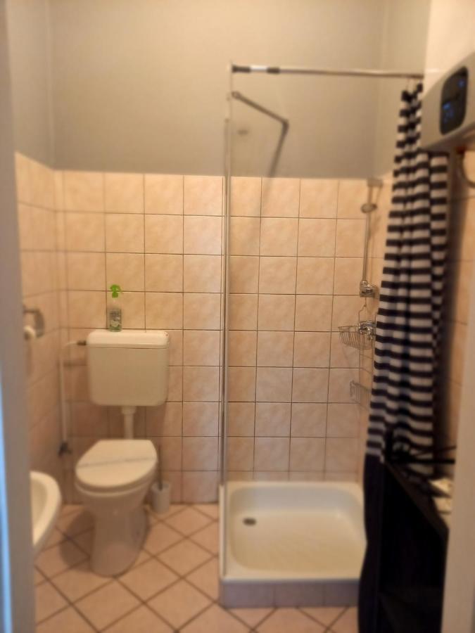 Idill Apartmanhaz B&B Tiszafured Exterior photo