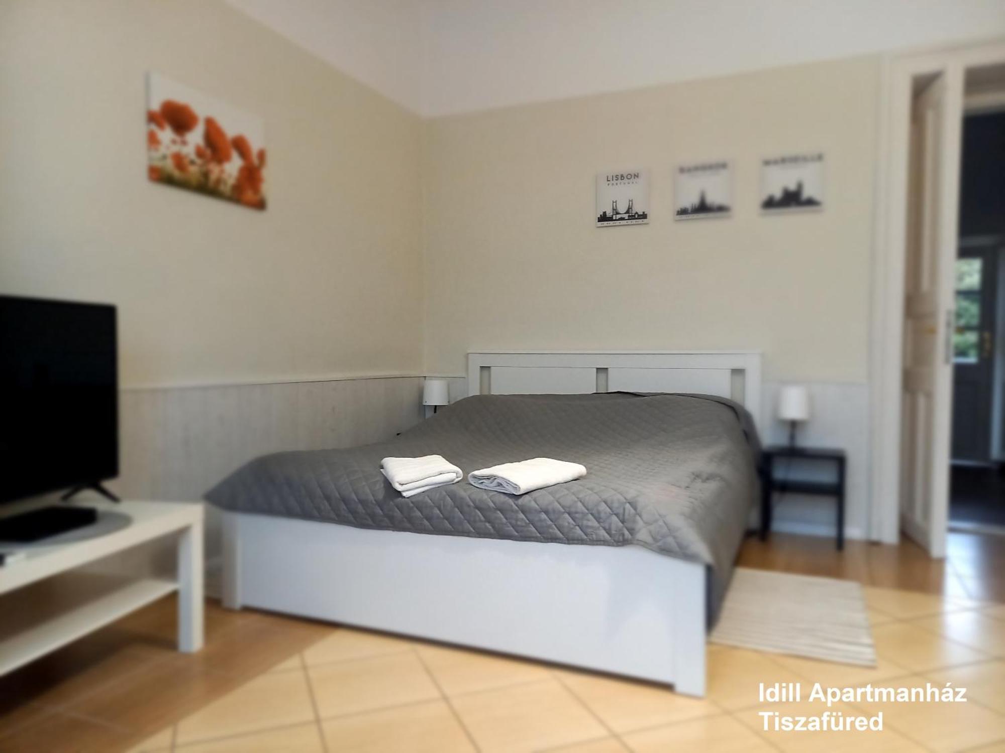 Idill Apartmanhaz B&B Tiszafured Exterior photo